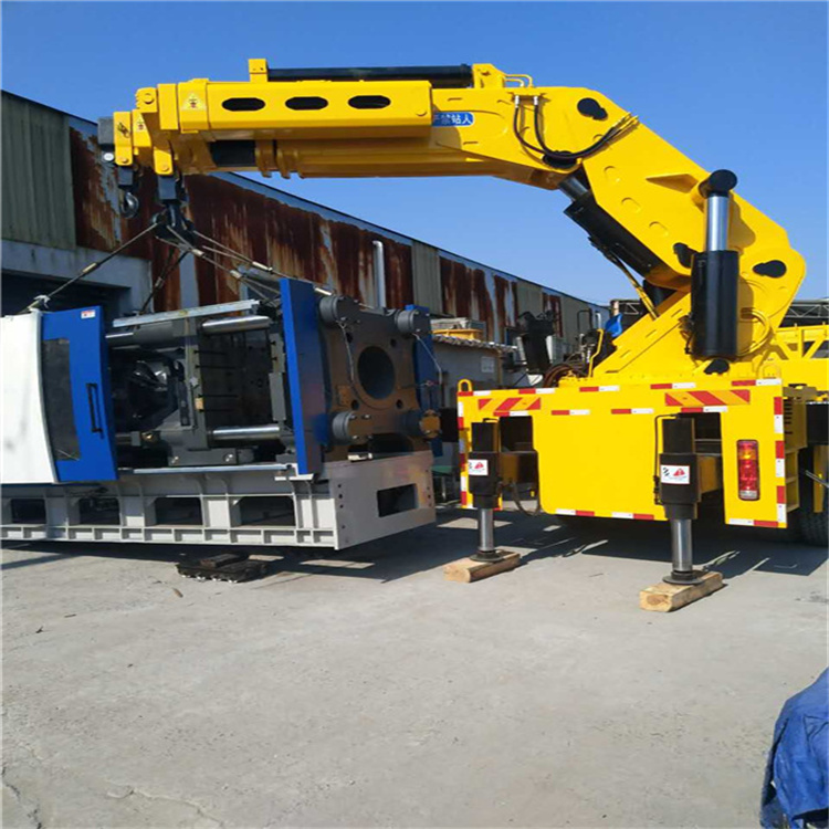 岳阳 大吨位折臂吊出租费用解析：一小时租赁多少钱