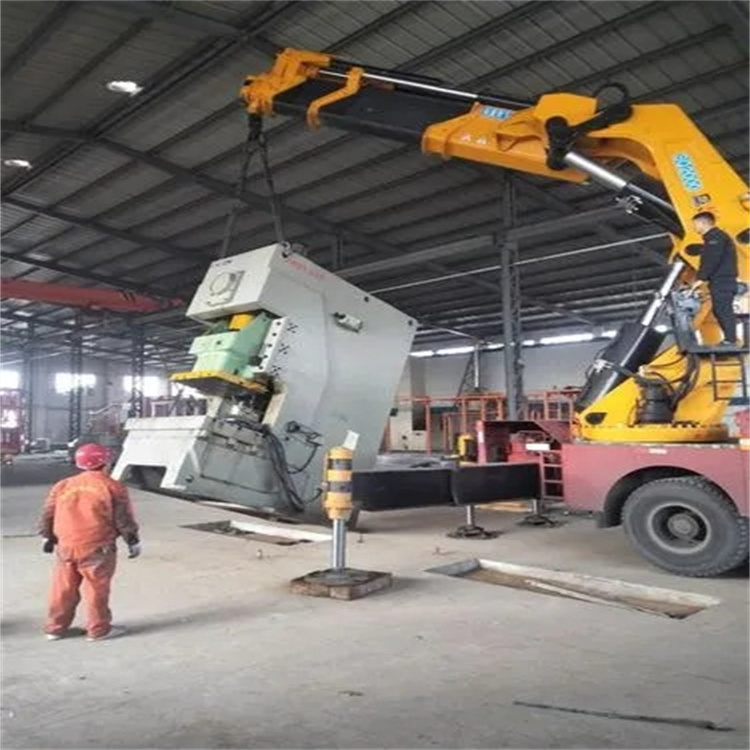 岳阳80吨折臂吊车出租附近电话