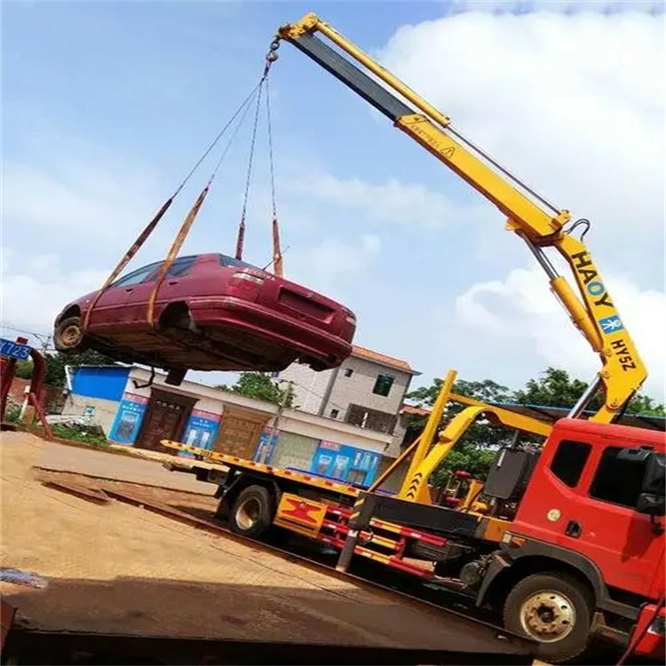 岳阳吊车吊汽车的正确方法